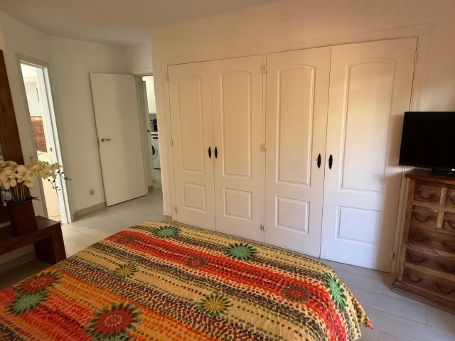 Appartement avec 4 Chambres  à Calahonda