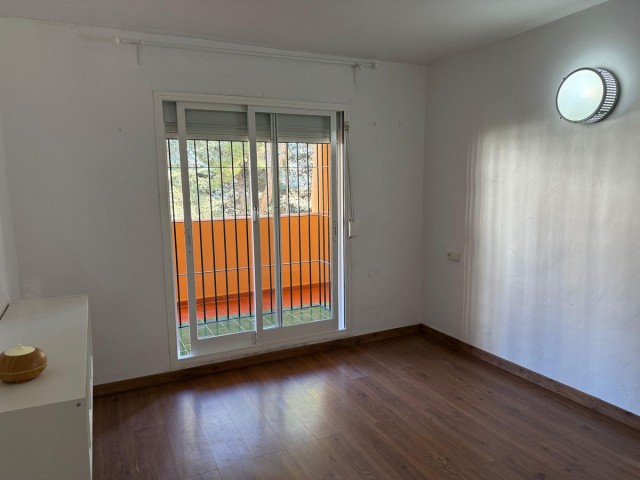 Appartement avec 4 Chambres  à Calahonda