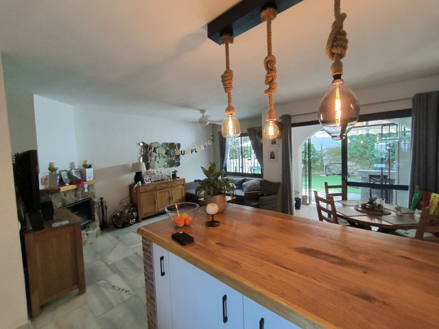 Villa, Cerros del Aguila, R5274565