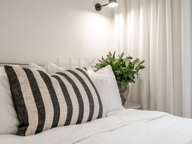 Apartamento con 2 Dormitorios  en Benahavís