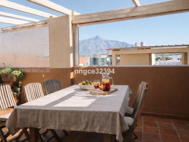 Apartamento con 4 Dormitorios  en San Pedro de Alcántara