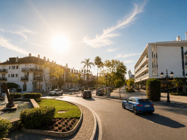 Apartamento con 4 Dormitorios  en San Pedro de Alcántara