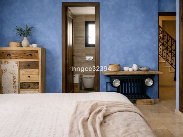 Apartamento con 4 Dormitorios  en San Pedro de Alcántara