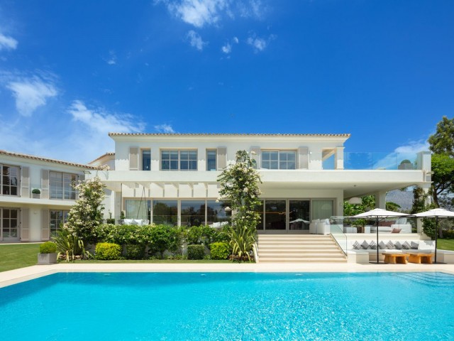 6 Schlafzimmer Villa in Nueva Andalucía