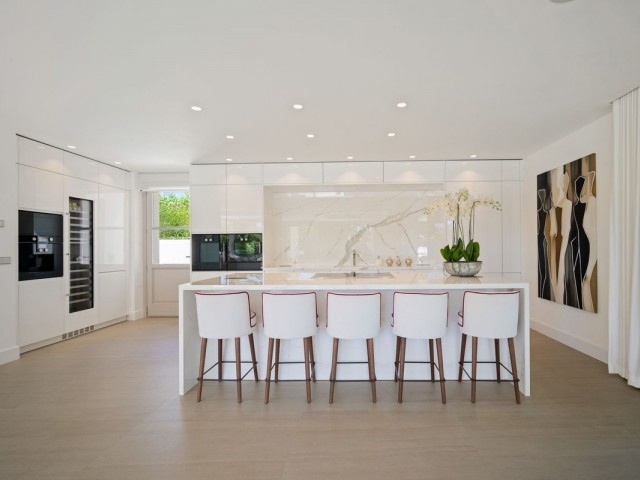 6 Schlafzimmer Villa in Nueva Andalucía