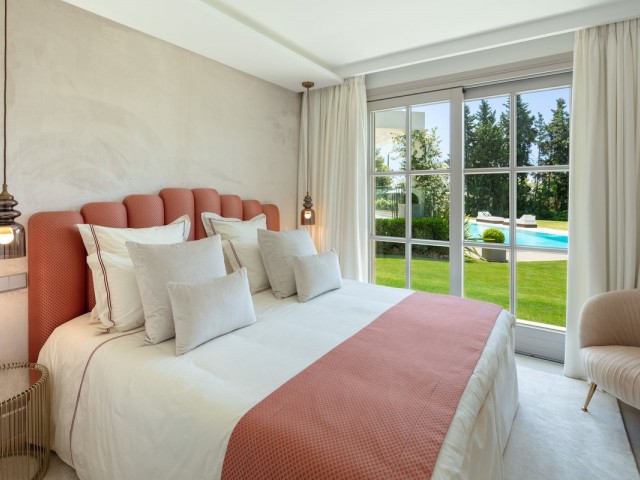 6 Schlafzimmer Villa in Nueva Andalucía