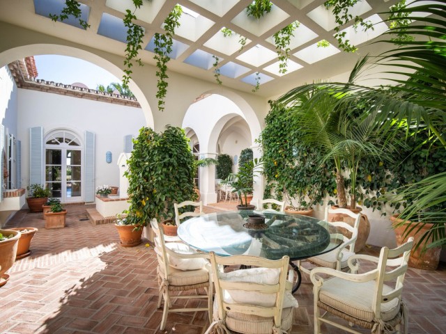 5 Makuuhuoneen Huvila Marbella