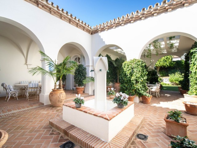 5 Makuuhuoneen Huvila Marbella