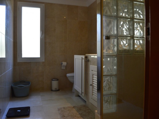 3 Schlafzimmer Apartment in Nueva Andalucía