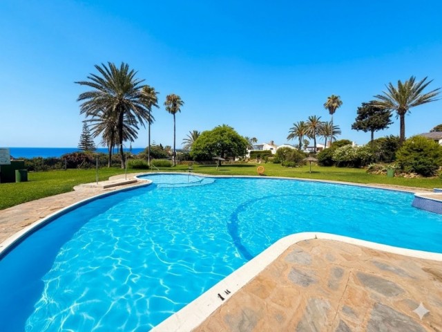 3 Bedrooms Villa in Estepona