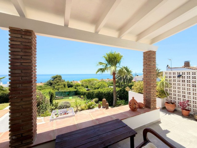 3 Bedrooms Villa in Estepona