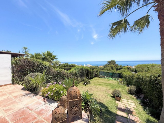 3 Bedrooms Villa in Estepona