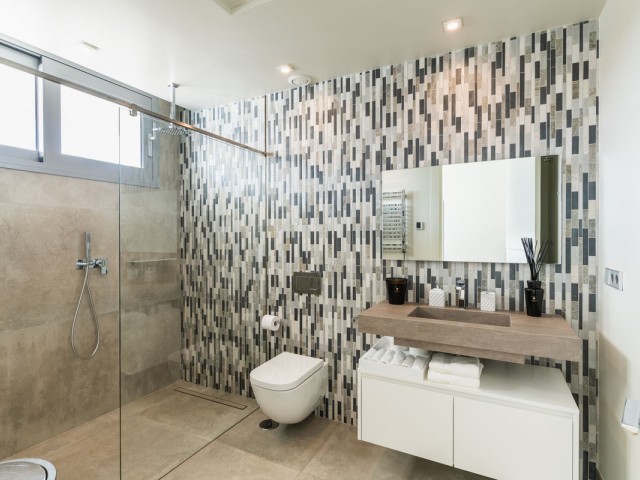 5 Slaapkamer Villa in Santa Clara