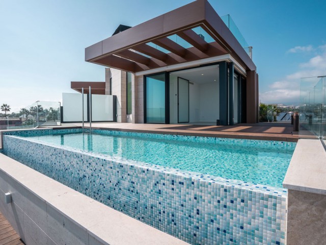 4 Makuuhuoneen Huoneisto Estepona