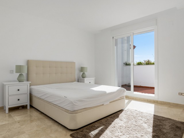 4 Schlafzimmer Apartment in Nueva Andalucía