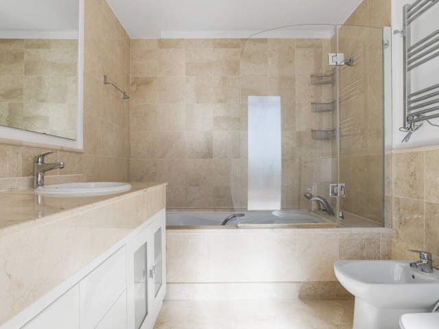 4 Schlafzimmer Apartment in Nueva Andalucía