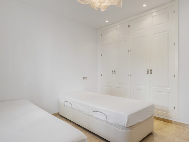 4 Schlafzimmer Apartment in Nueva Andalucía