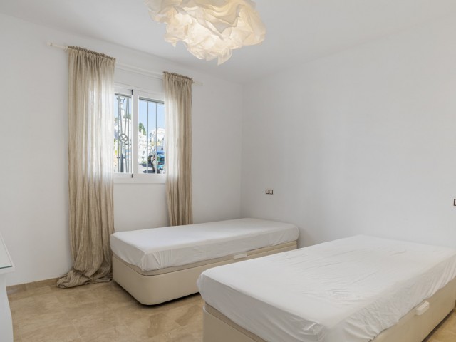 4 Schlafzimmer Apartment in Nueva Andalucía