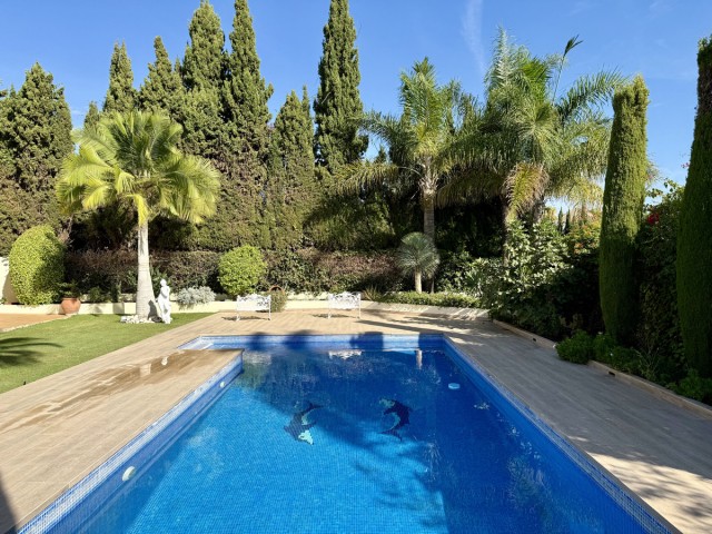 4 Schlafzimmer Villa in Estepona