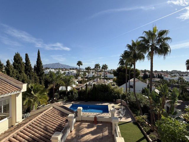 4 Schlafzimmer Villa in Estepona