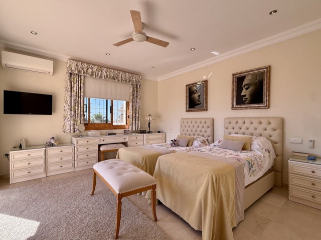 4 Schlafzimmer Villa in Estepona