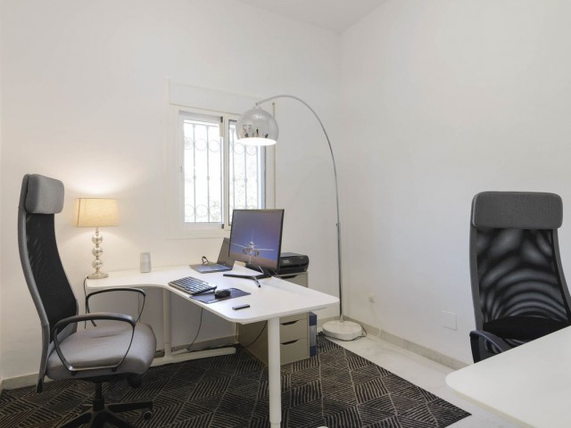 Villa con 4 Dormitorios  en Valtocado