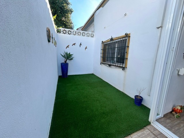 4 Makuuhuoneen Rivitalo Guadalmina Alta