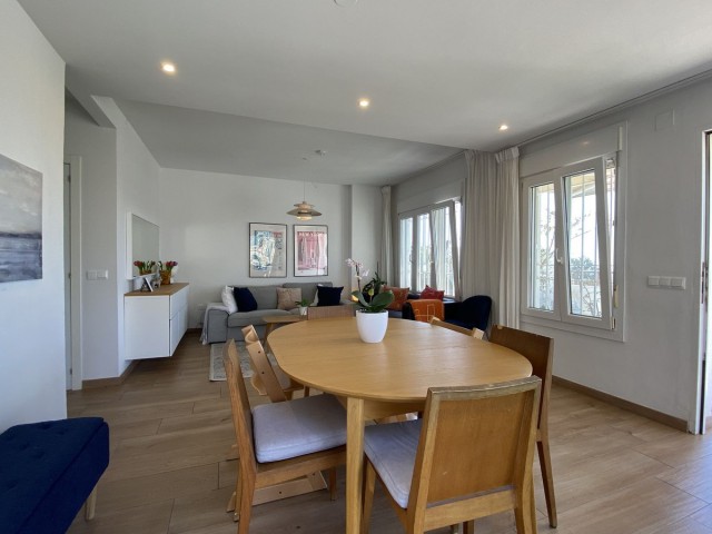 Maison mitoyenne avec 4 Chambres  à Benalmadena