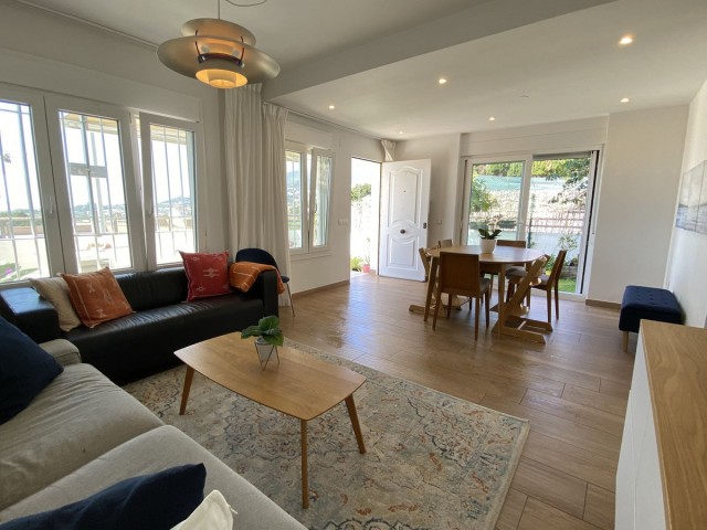 Maison mitoyenne avec 4 Chambres  à Benalmadena