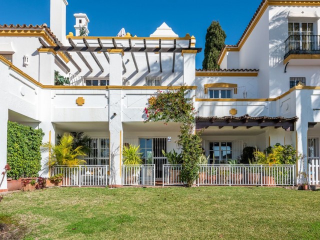 4 Bedrooms Townhouse in New Golden Mile