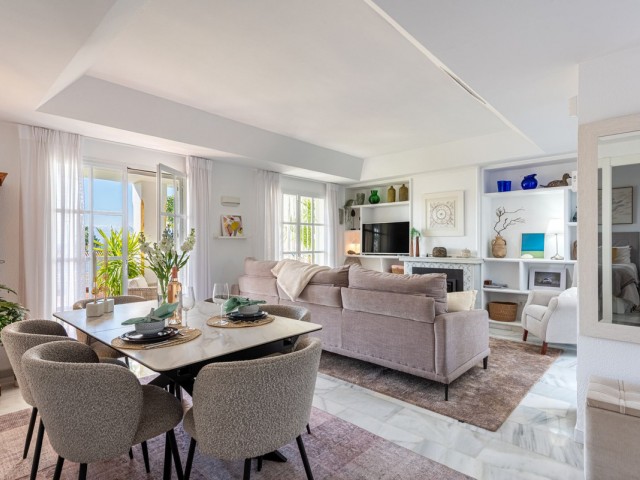 4 Bedrooms Townhouse in New Golden Mile