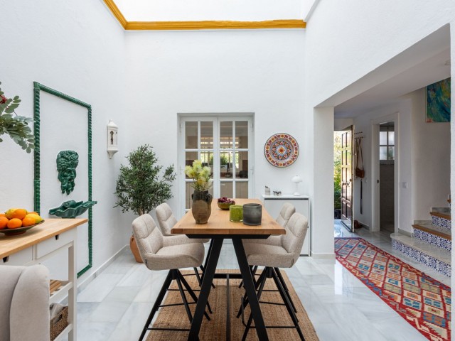 4 Bedrooms Townhouse in New Golden Mile