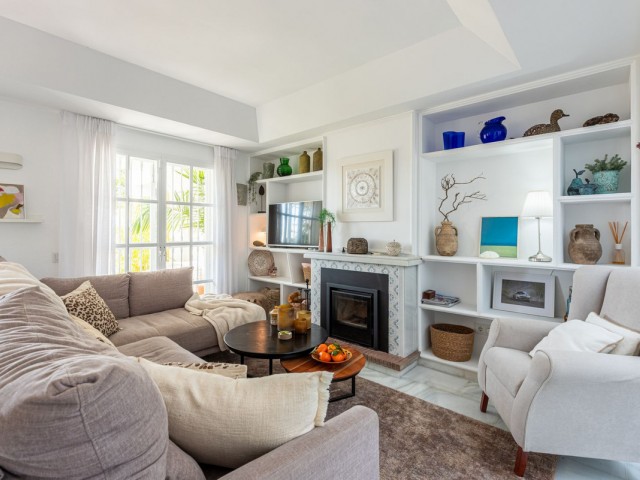 4 Bedrooms Townhouse in New Golden Mile