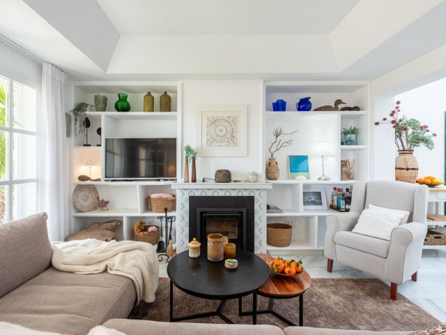 4 Bedrooms Townhouse in New Golden Mile