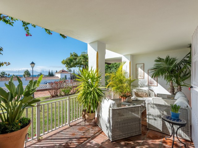 4 Bedrooms Townhouse in New Golden Mile