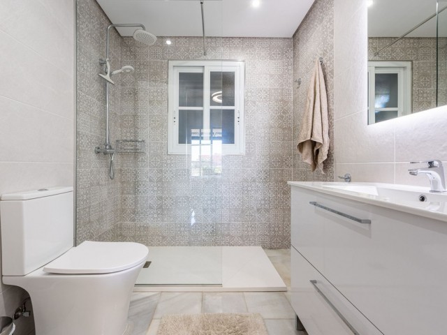 4 Bedrooms Townhouse in New Golden Mile