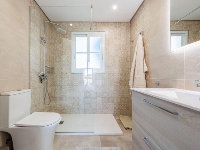 4 Bedrooms Townhouse in New Golden Mile