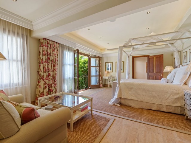 6 Bedrooms Villa in The Golden Mile