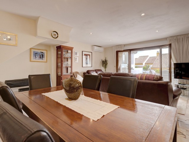 4 Schlafzimmer Reihenhaus in La Duquesa