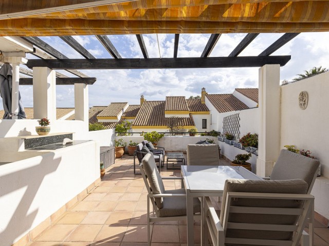 4 Schlafzimmer Reihenhaus in La Duquesa