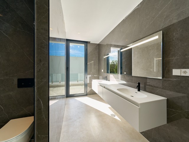 4 Schlafzimmer Villa in Estepona