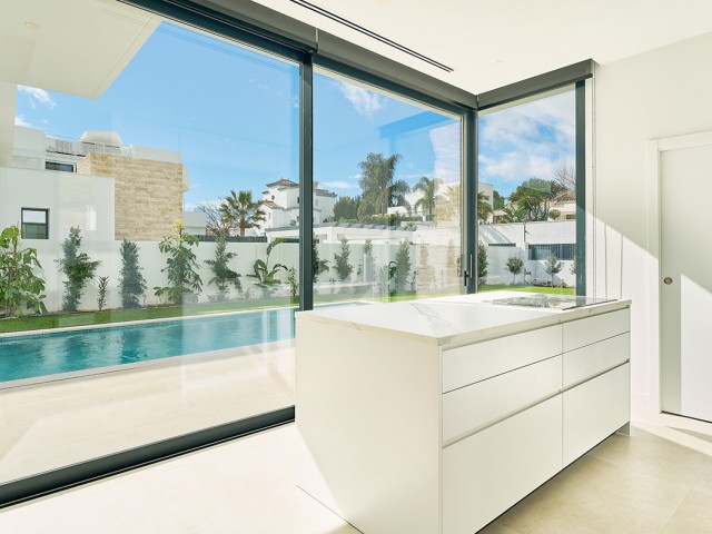 4 Sovrums Villa i Estepona