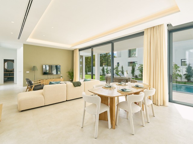 4 Sovrums Villa i Estepona