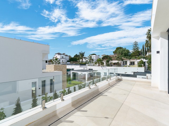 4 Sovrums Villa i Estepona