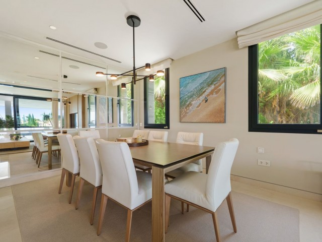 5 Schlafzimmer Villa in Nueva Andalucía