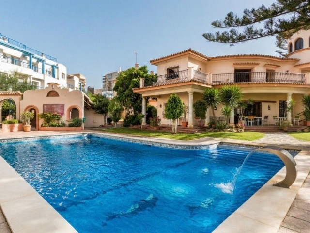 5 Schlafzimmer Reihenhaus in Estepona