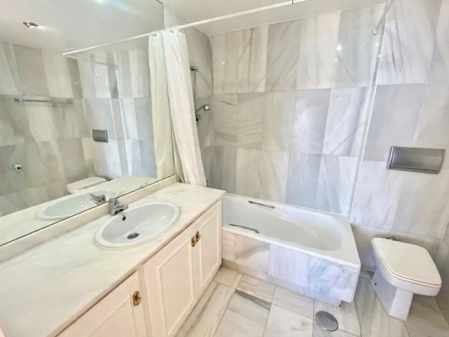 5 Makuuhuoneen Rivitalo Estepona