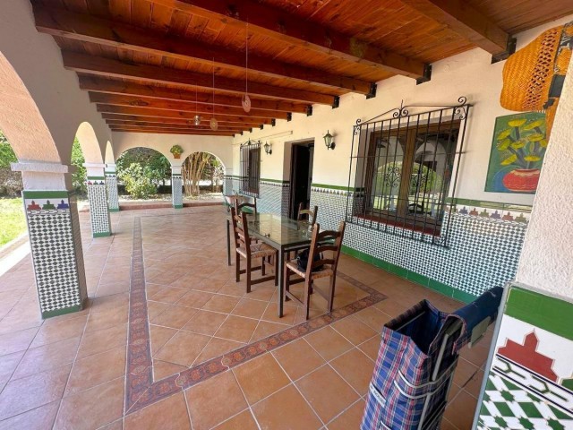 4 Schlafzimmer Villa in Estepona
