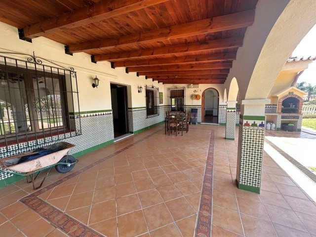 4 Schlafzimmer Villa in Estepona