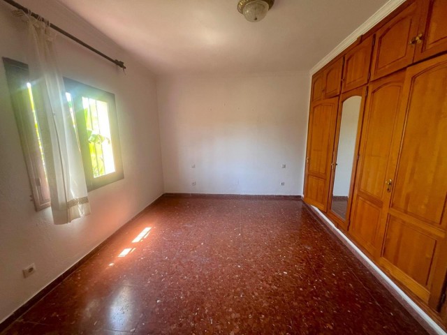 4 Bedrooms Villa in Estepona